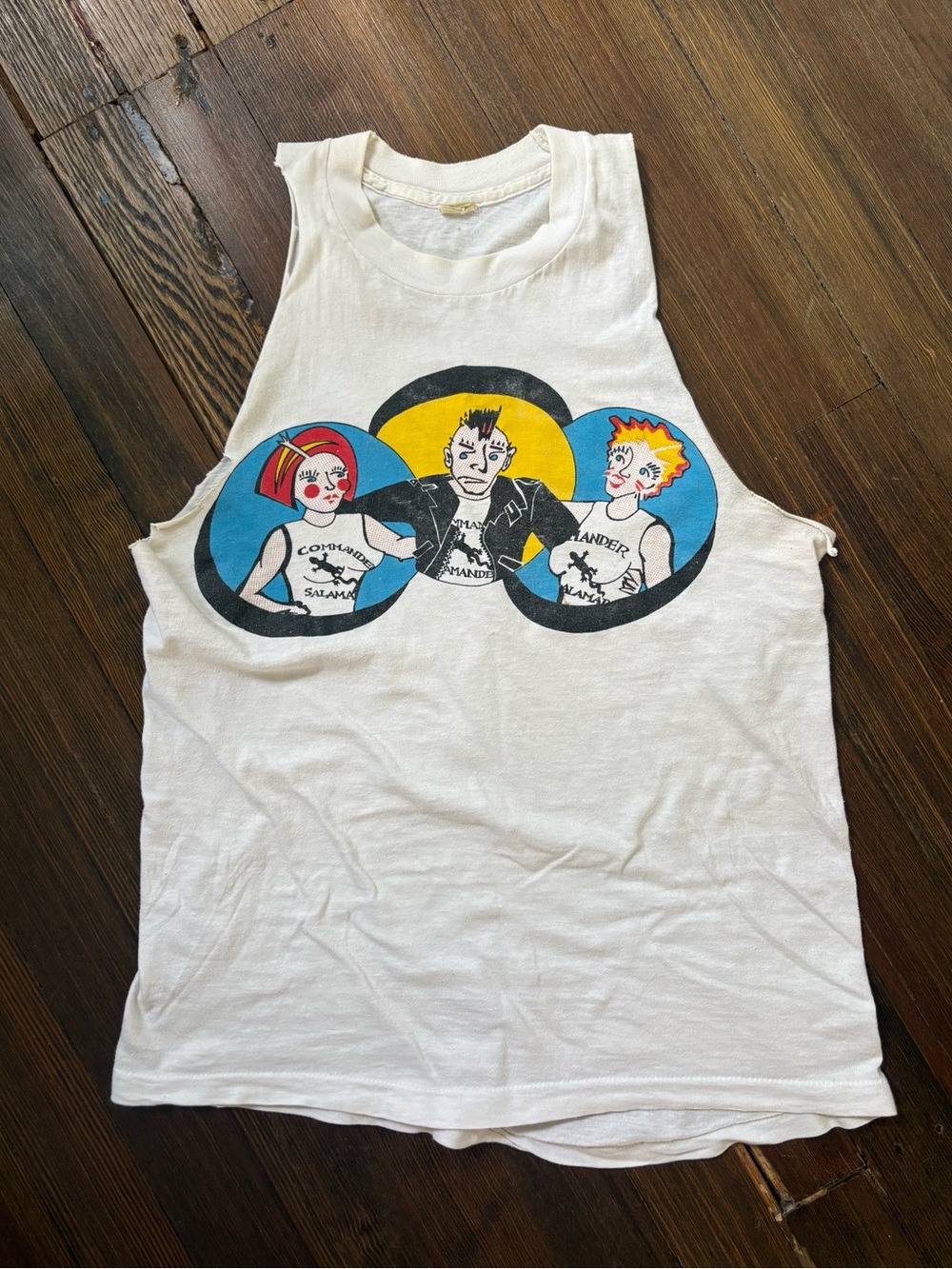 RARE Vintage Commander Salamander Graphic T-shirt